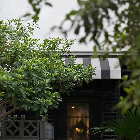 被愛咖啡小旅館 Birdeye Garden Tainan Exteriör bild