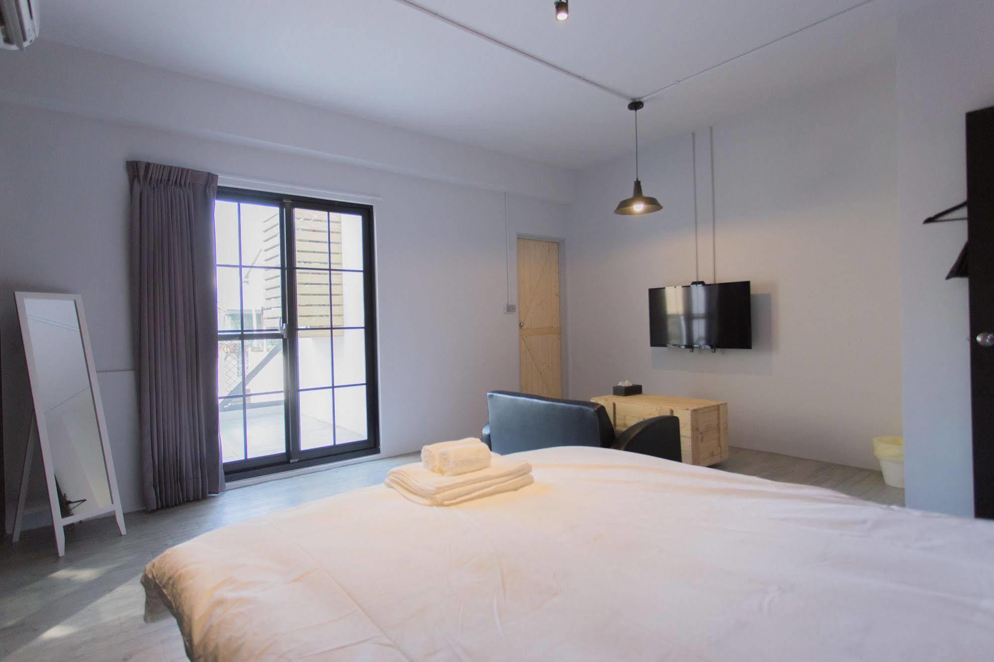 被愛咖啡小旅館 Birdeye Garden Tainan Exteriör bild