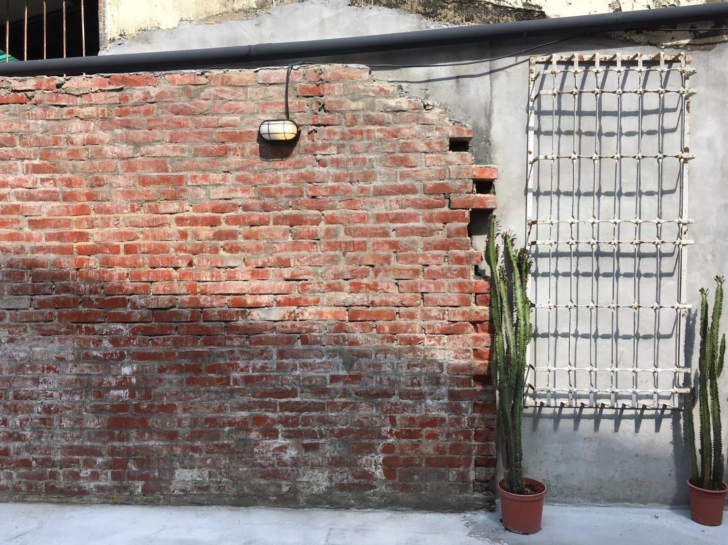 被愛咖啡小旅館 Birdeye Garden Tainan Exteriör bild