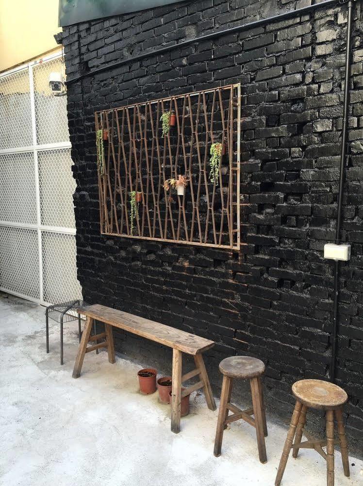 被愛咖啡小旅館 Birdeye Garden Tainan Exteriör bild